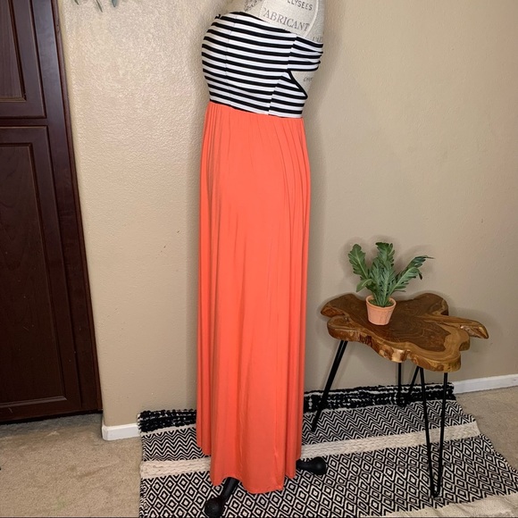 bebe ~ Maxi Dress Slit Open Back - Picture 2 of 9